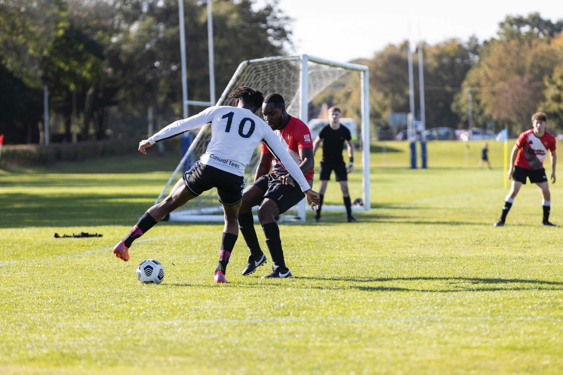 更是对英格 更是对英格