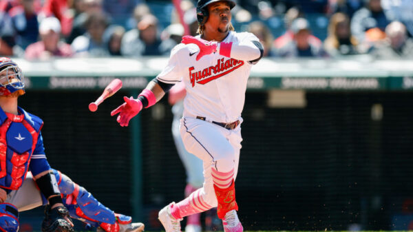 谓居功至伟 谓居功至伟